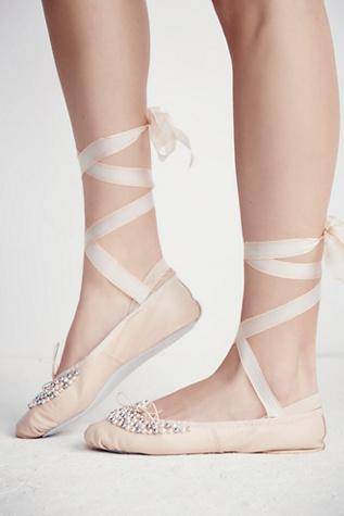 Capezio Womens Plie Pearl Ballet Slipper
