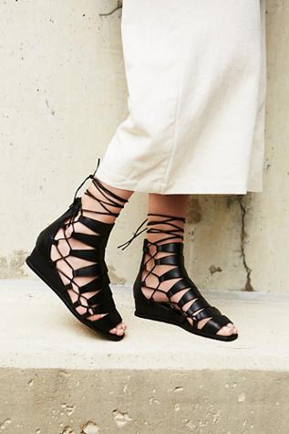 Jeffrey Campbell Womens Amara Lace Up Sandal
