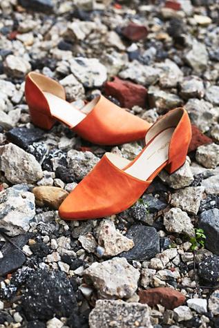 Intentionally Blank Womens Mercer Block Heel Flat
