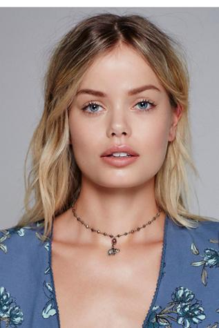 Ela Rae Womens Ellie Diamond Charm Choke