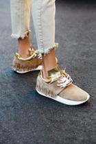 Esseutesse Womens Ramapo Fringe Sneaker