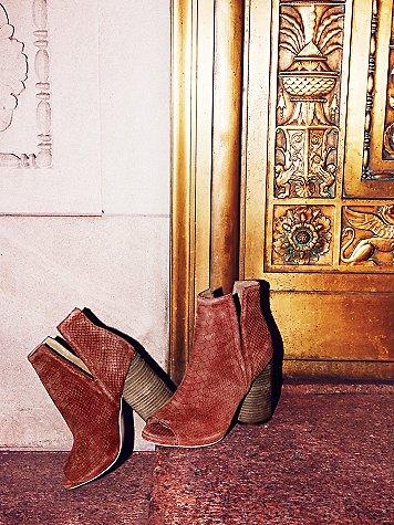 Infinity Heel Boot By Jeffrey Campbell