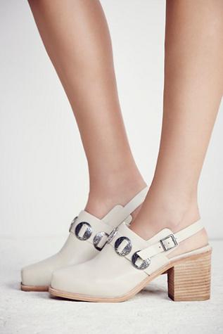 Intentionally Blank Womens Roscoe Heel