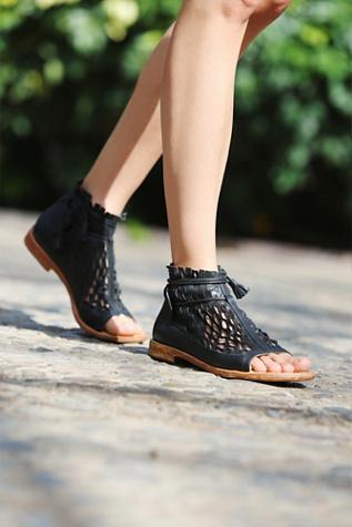 John Fluevog Womens Lumineer Sandal