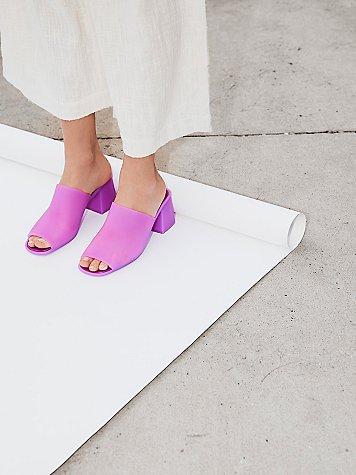 Clueless Mule By Jeffrey Campbell