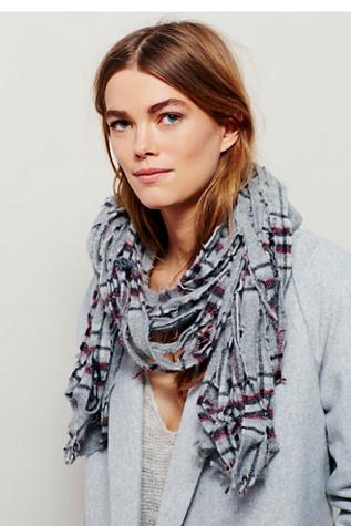 Custom Rags Womens Shredded Vintage Plaid Wool Scarf