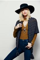 Free People Womens Carabasset Hand Knit Shawl