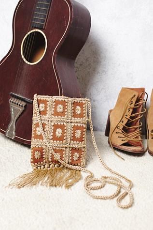Sundown Wilds Womens High Falls Suede Crossbody