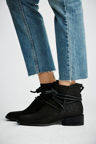 Puro Womens Layering Ankle Boot