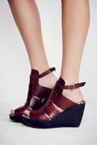 Fp Collection Womens Vachetta Rose Wedges