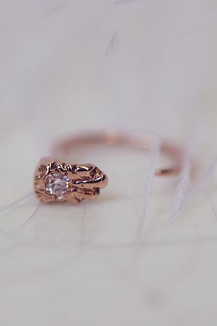 Communion By Joy Womens Single Diamond Ear Hug