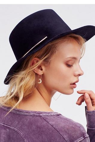 Kink/k Womens Azalea Gold Band Hat