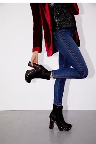 Fp Collection Womens Phantom Clog Boot
