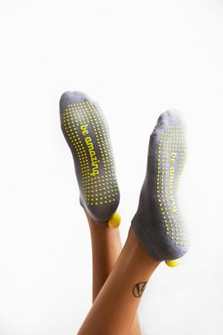 Sticky Be Socks Womens Beyond Words Pom Excersoc