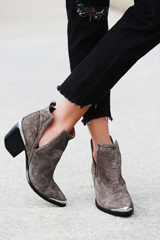 Jeffrey Campbell Womens Hunt The Plains Boot