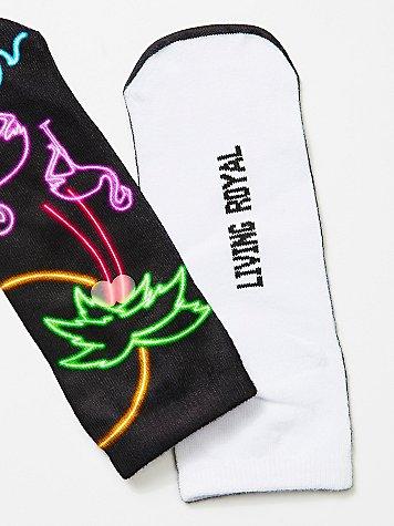 Resort Glow Ankle Socks By Living Royal