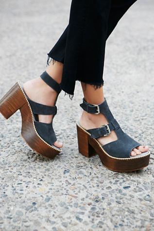 Fp Collection Womens Fever Platform