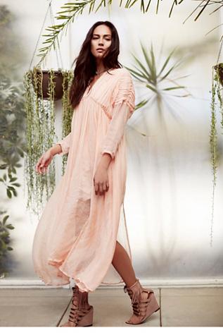 New Romantics Womens New Romantics Carina Dress
