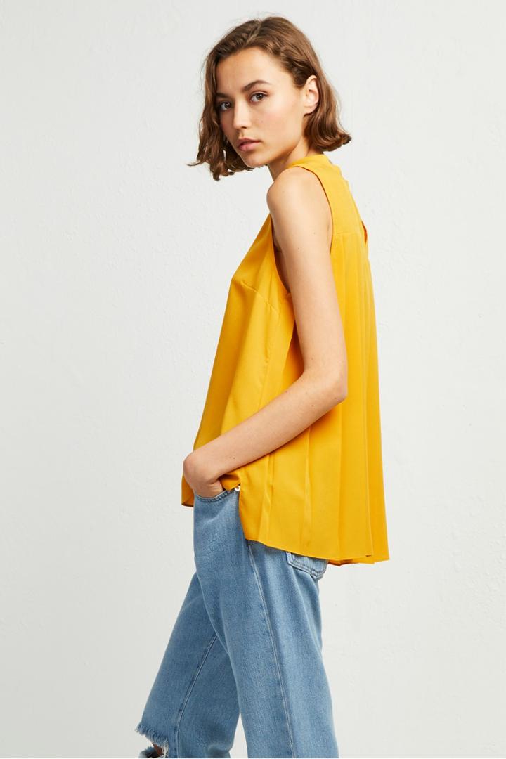 Fcus Crepe Light High Neck Top