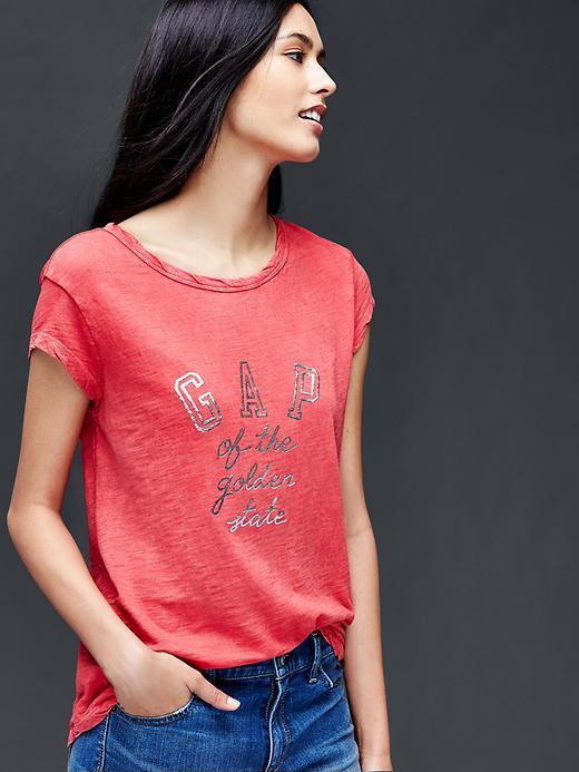 Gap Women Metallic Graphic Logo Tee - Rose Bush