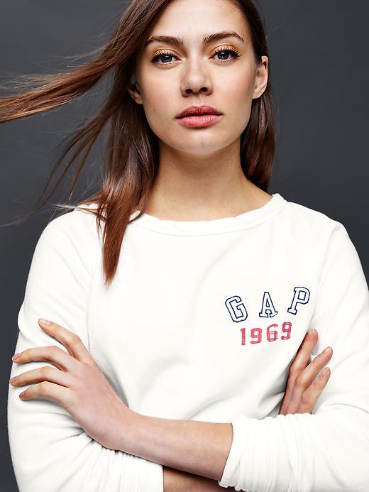 Gap Women Logo Ocean Ave Crew Sweatshirt - Chalk