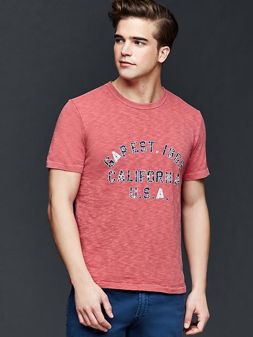 Gap Men Worn Logo T Shirt - Weathered Red