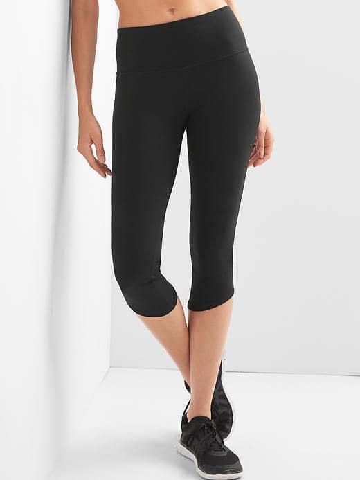 Gap Women High Rise Gfast Blackout Curve Hem Capris - Black