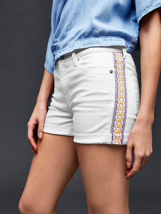 Gap Women Authentic 1969 Embroidered Summer Shorts - White