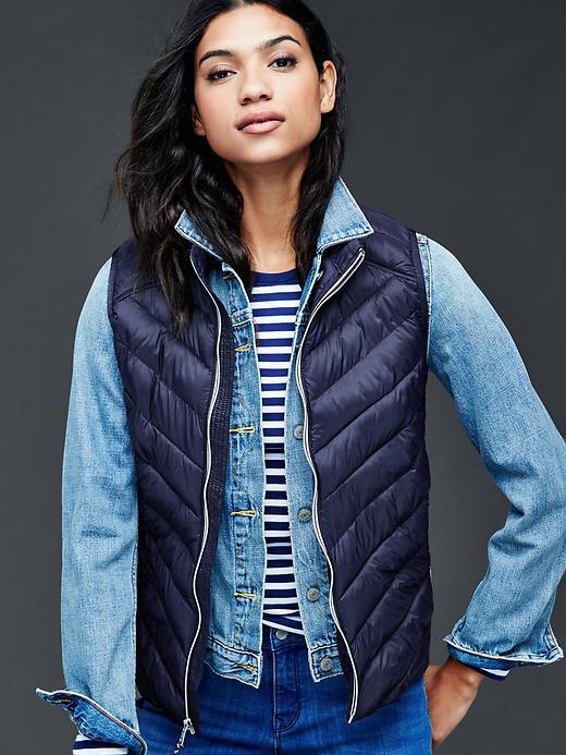 Gap Women Coldcontrol Lite Puffer Vest - Dark Night