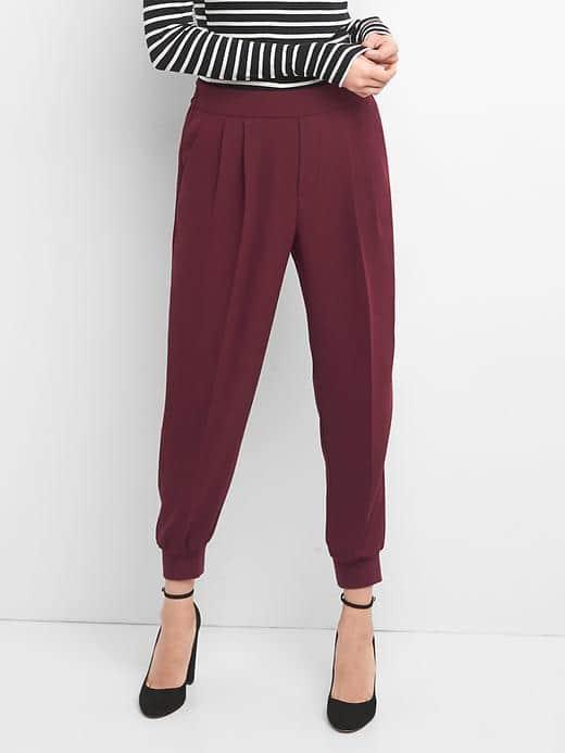 Gap Women Crepe Pleated Joggers - Pinot Noir