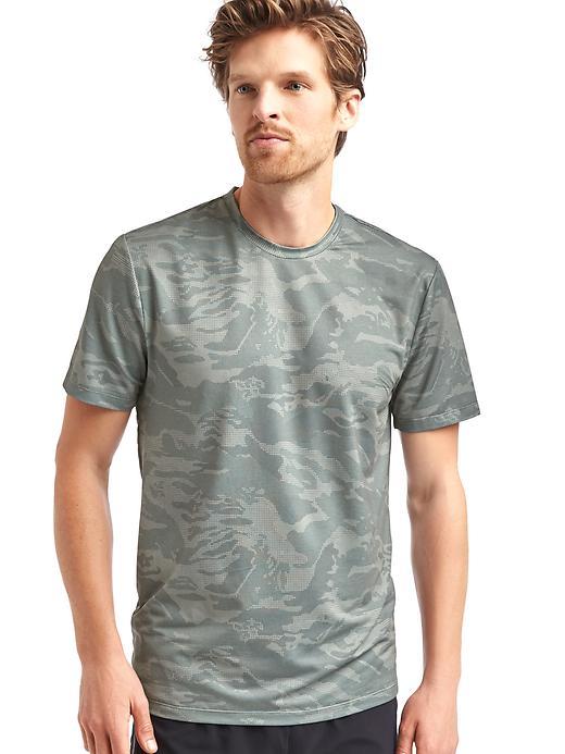 Gap Men Camo Mesh Crewneck T Shirt - Urban Jungle Grey