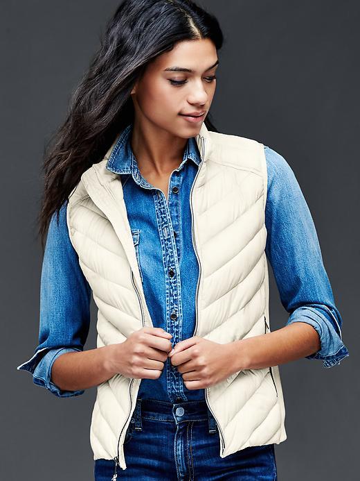 Gap Women Coldcontrol Lite Puffer Vest - Off White