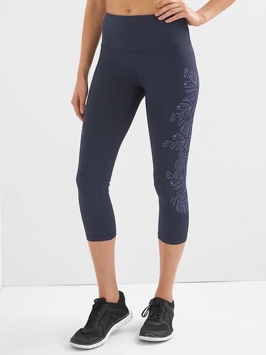 Gap Women Gfast Palm Print Capris - True Indigo