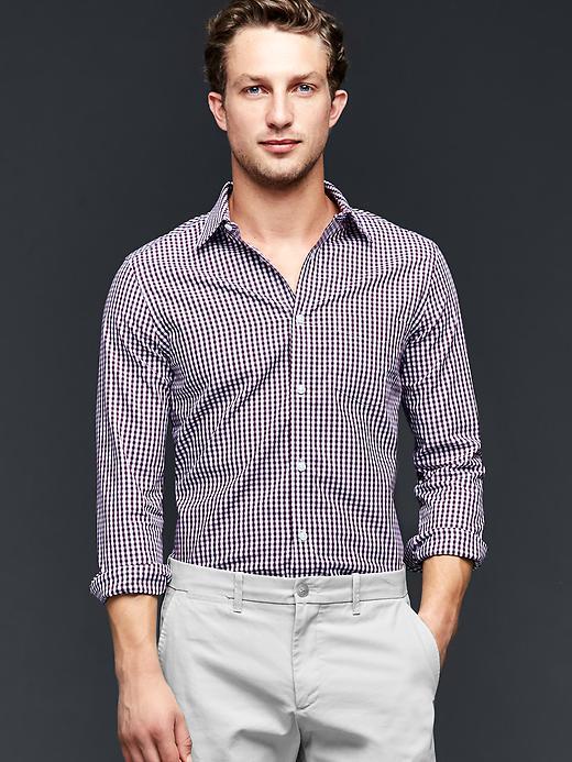 Gap Men Wrinkle Resistant Chambray Shirt Slim Fit - Ruby Wine