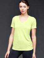 Gap Women Gapfit Breathe V Neck Tee - Dreamy Yellow