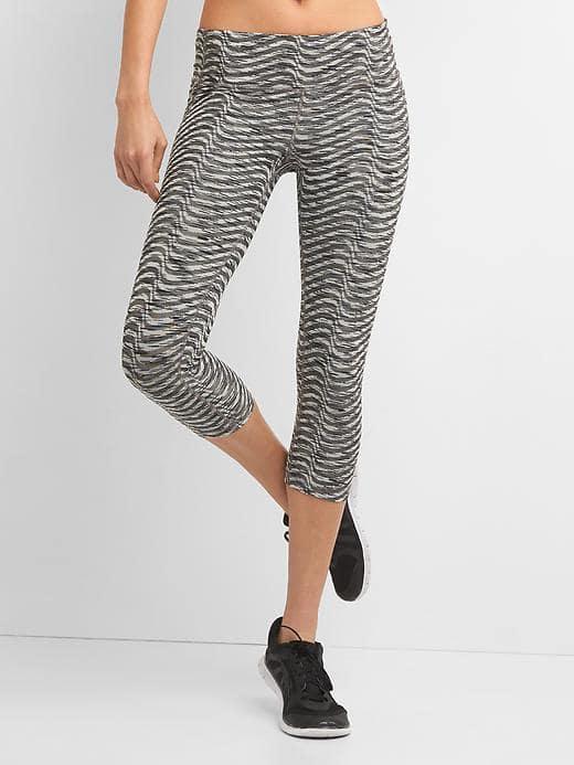 Gap Women Gfast Wave Jacquard Capris - Gray Multi