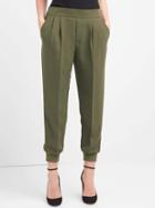 Gap Women Crepe Pleated Joggers - Black Moss