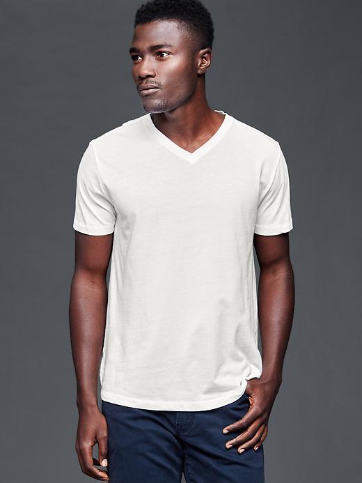 Gap Men Vintage Wash V Neck T Shirt - New Off White