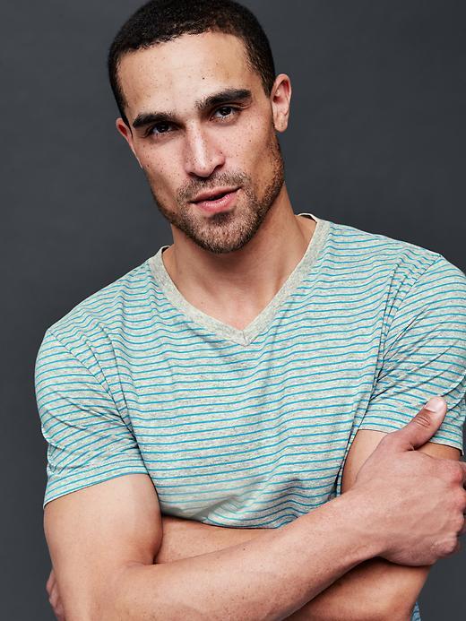 Gap Men Vintage Wash Heathered Stripe V Neck T Shirt - Turquoise Stripe
