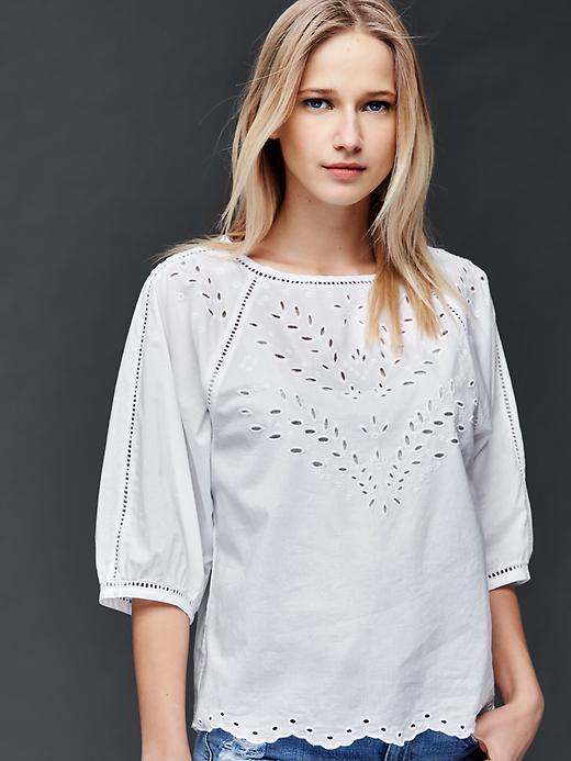 Gap Women Three Quarter Sleeve Eyelet Top - White