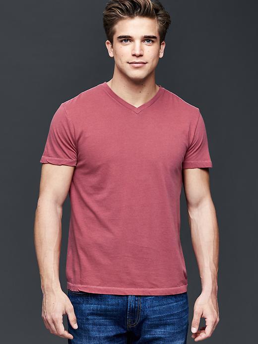 Gap Men Vintage Wash V Neck T Shirt - Red