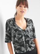 Gap Women Breathe Deep V Neck Short Sleeve Tee - Grey Camo