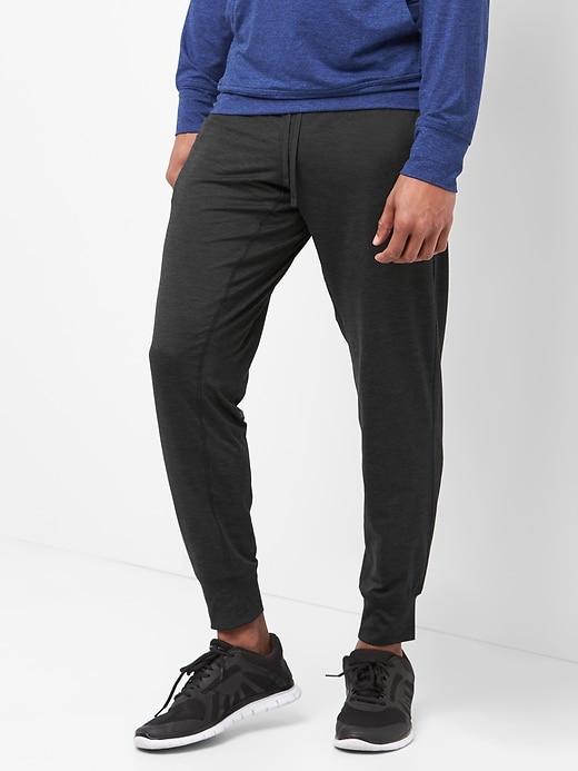 Gap Men Brushed Tech Jersey Joggers - True Black