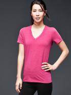 Gap Women Gapfit Breathe V Neck Tee - Cerise