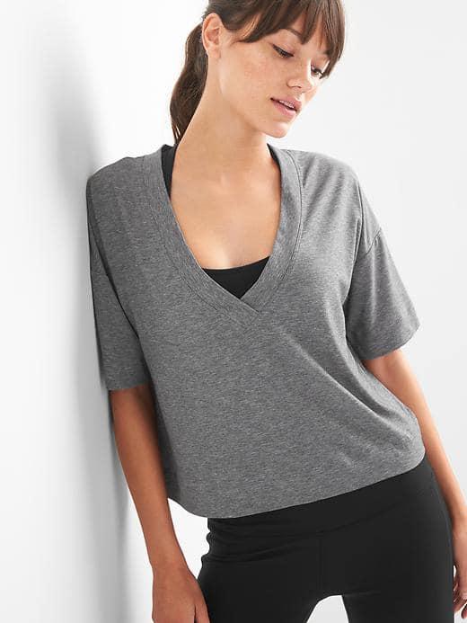 Gap Women Breathe Deep V Neck Short Sleeve Tee - Heather Grey