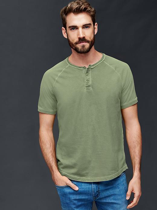 Gap Men Vintage Wash Short Sleeve Henley - Desert Cactus