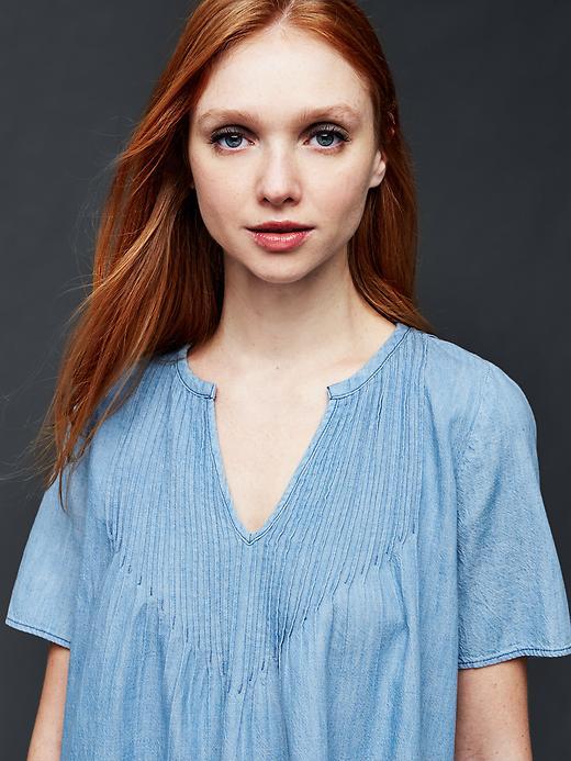 Gap Women 1969 Denim Pintuck Blouse - Medium Indigo