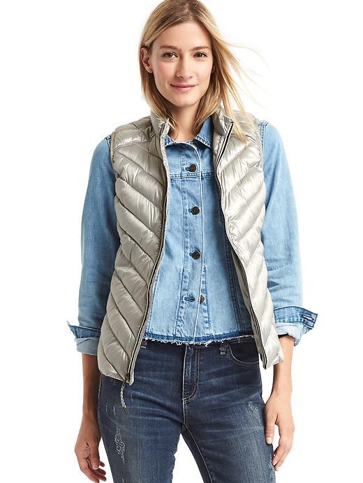 Gap Women Coldcontrol Lite Metallic Puffer Vest - Silver
