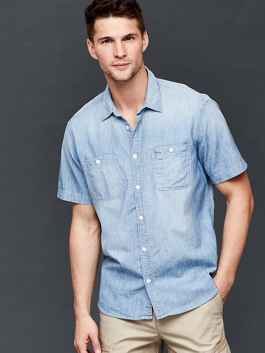 Gap Men 1969 Chambray Worker Shirt - Medium Chambray