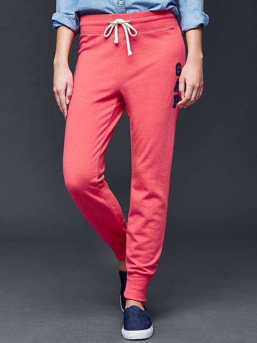Gap Women Classic Logo Joggers - Rose Bush